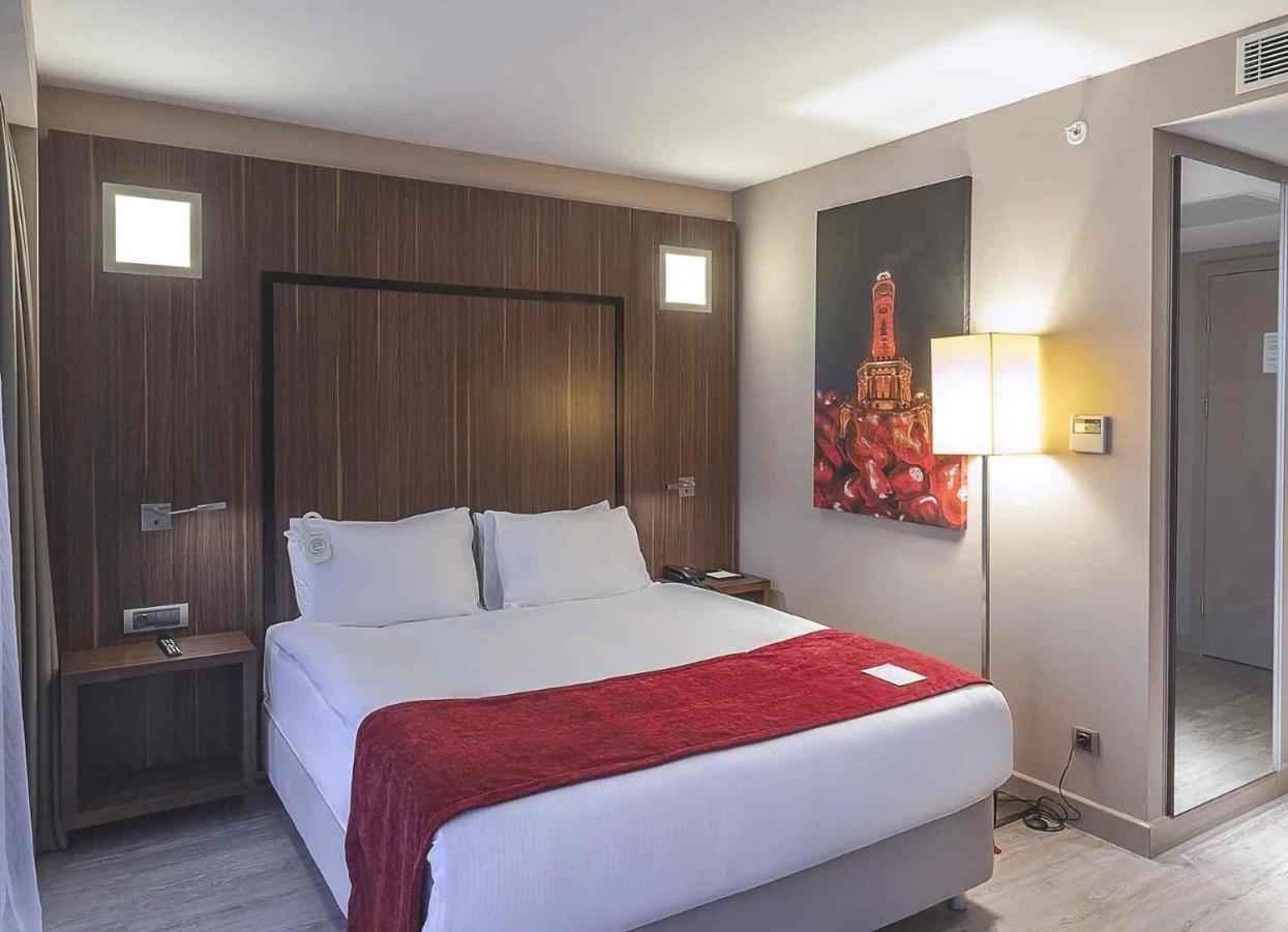 รามาดา อองคอร์ บาย วินด์แฮม อิซมีร์ Hotel ภายนอก รูปภาพ