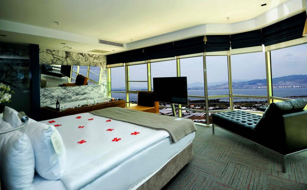 รามาดา อองคอร์ บาย วินด์แฮม อิซมีร์ Hotel ภายนอก รูปภาพ
