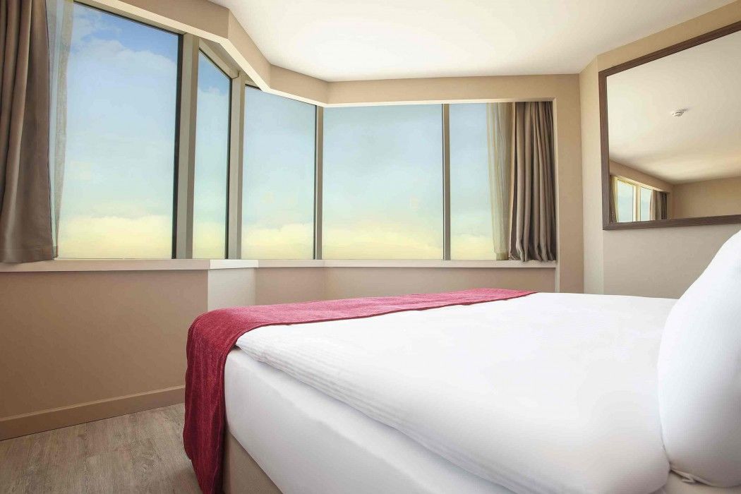 รามาดา อองคอร์ บาย วินด์แฮม อิซมีร์ Hotel ภายนอก รูปภาพ