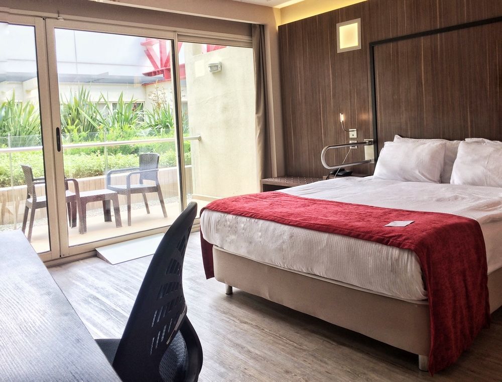รามาดา อองคอร์ บาย วินด์แฮม อิซมีร์ Hotel ภายนอก รูปภาพ